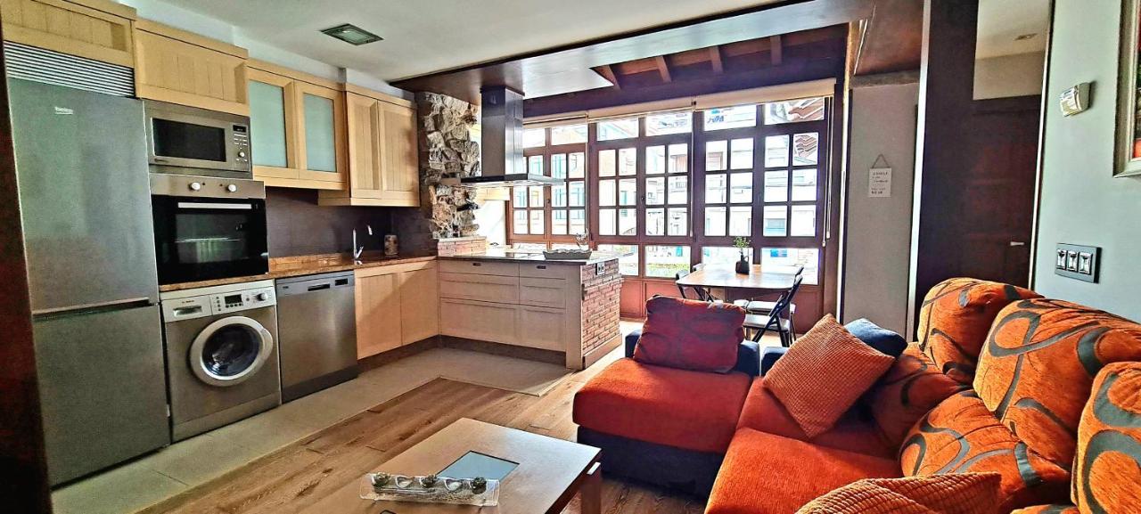 Apartamento Del S XVI En El Casco Historico De Luanco Esterno foto